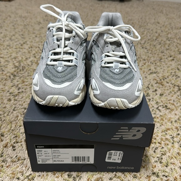 new balance 725v1 new with box - Picture 4 of 5
